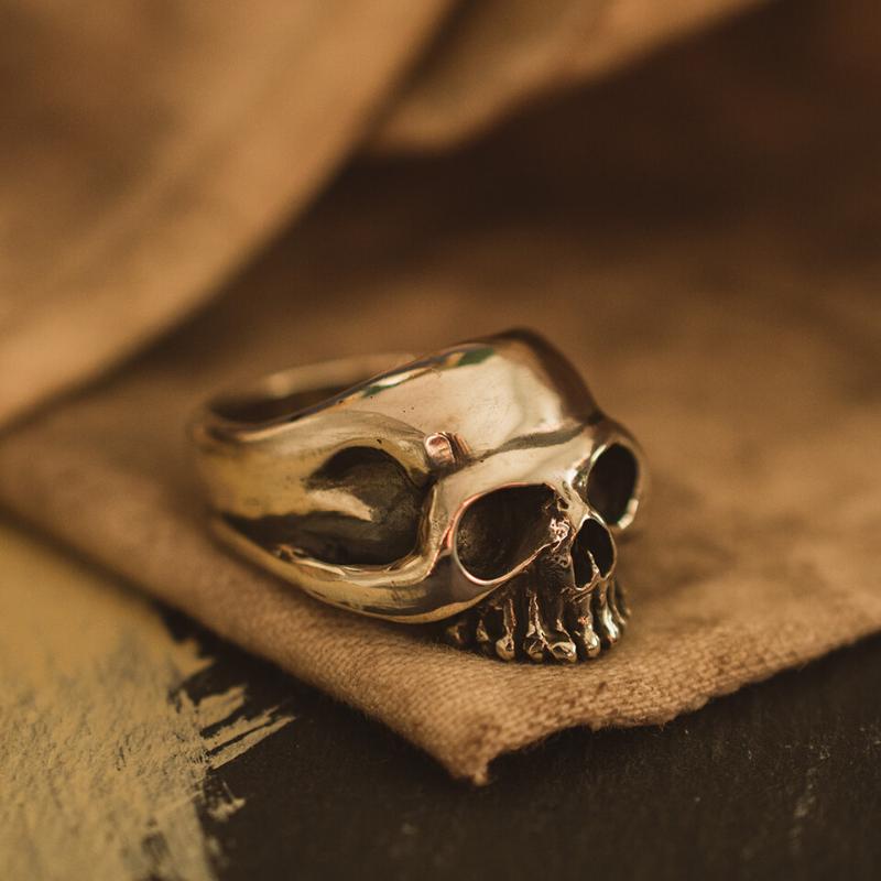 silver skull rings by Hex Cavelli similar to The Great Frog Jewellery