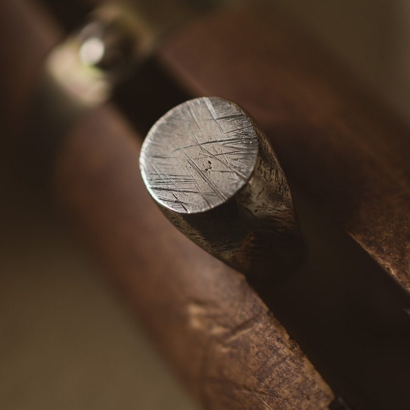 Textured finish on the Round Signet Ring Jane Cooper from Speedshop BBC2