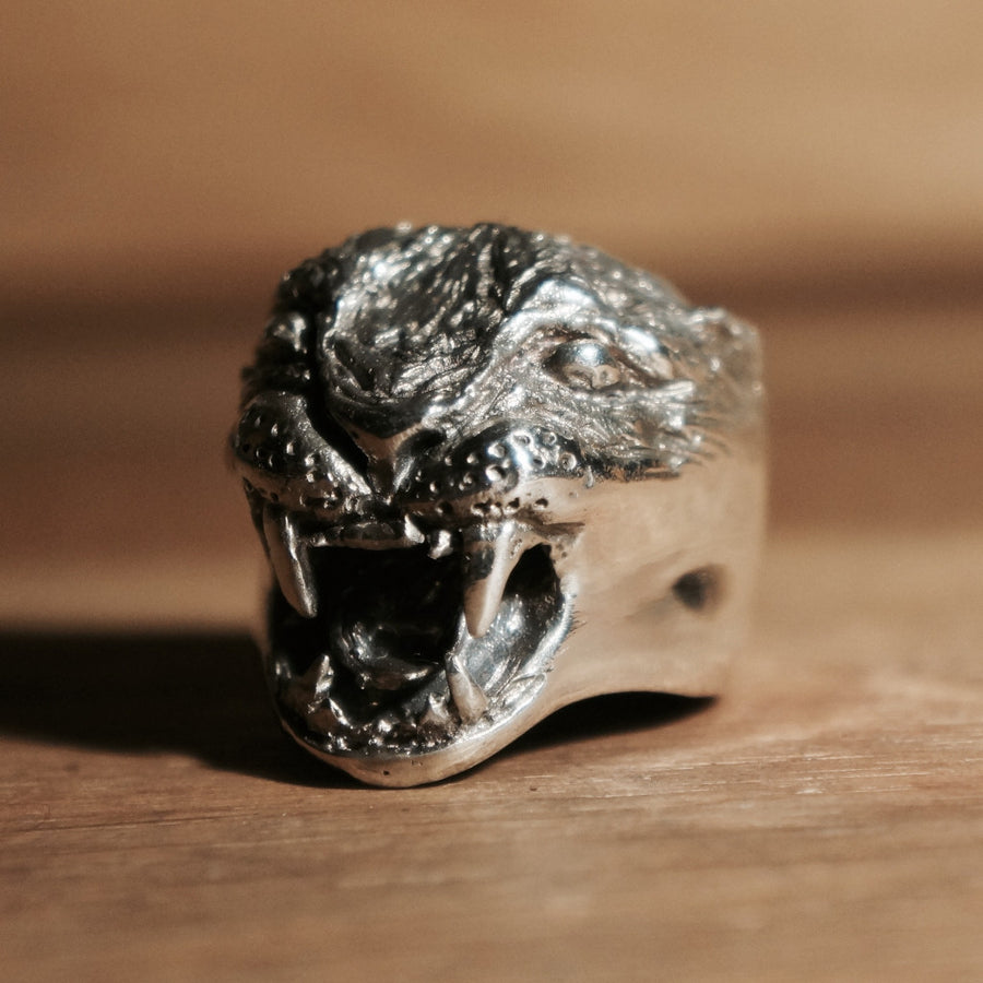 Silver Angry Cat Ring Hex Cavelli Hand carved jewellery 